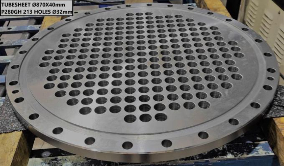チタニウム Gr1 Gr2 の熱交換器の管シート SA182 F304L F316L の覆われた版の管シート